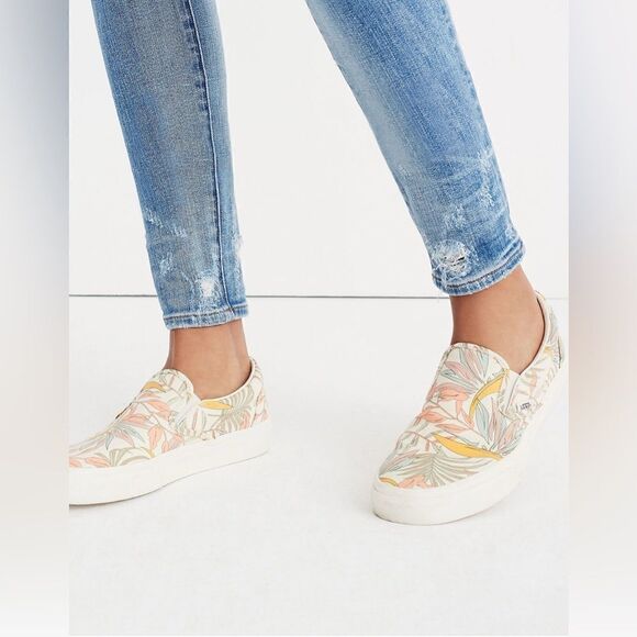 Madewell | 9" High-Rise Skinny Jeans: Destructed-Hem Edition | 26 - Picture 6 of 7